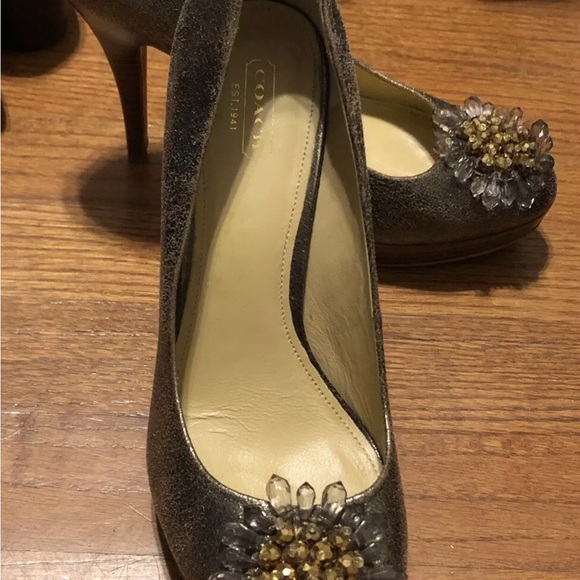 Coach Heels ~Bergen Women's Soft Gold Crackled Leather Heels ~ size 9 - Picture 10 of 11